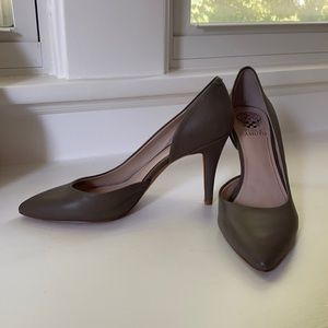 Vince Camuto, Gray, Size 9.5 Pumps